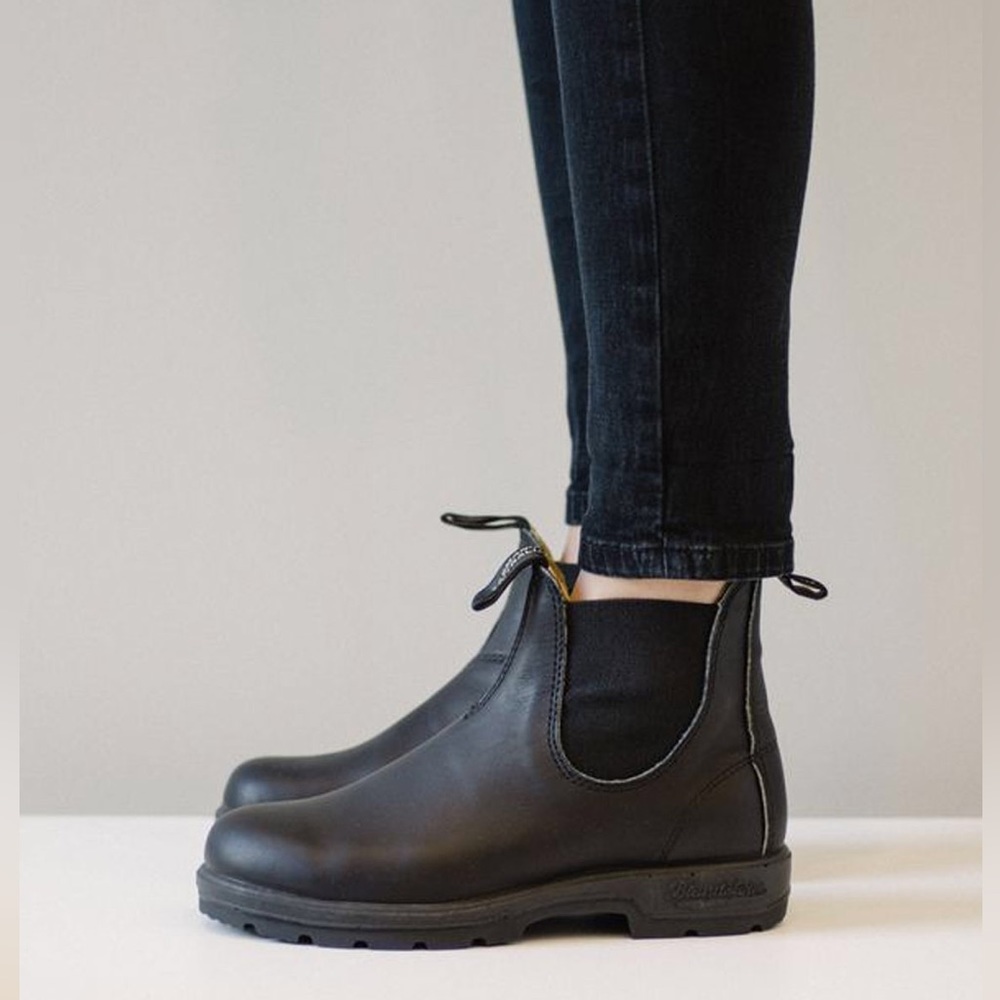 Black Blundstone (US Size 9) 558 Boots + protective spray and renovating cream